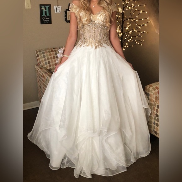 Sherri Hill Prom Dress Size 4. Only worn once - Picture 3 of 3